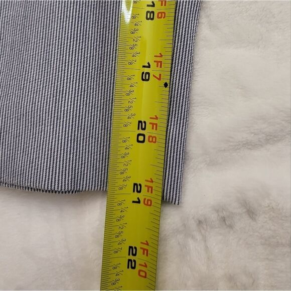 Van Heusen Blue and White Striped Capri Pants - Picture 3 of 8